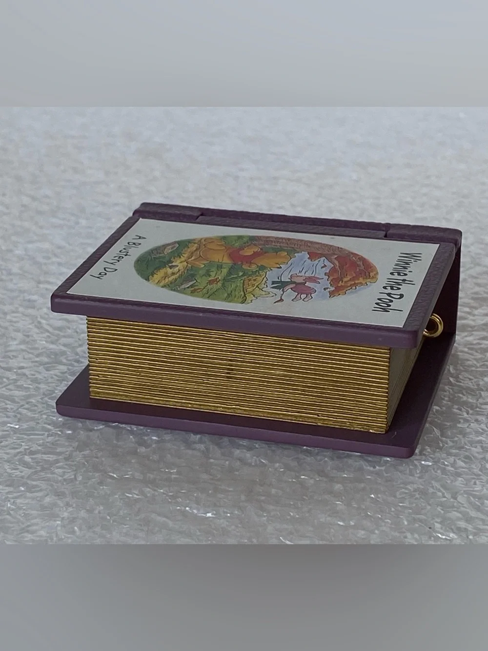 Vintage 2000 Hallmark Keepsake Ornament Winnie The Pooh 